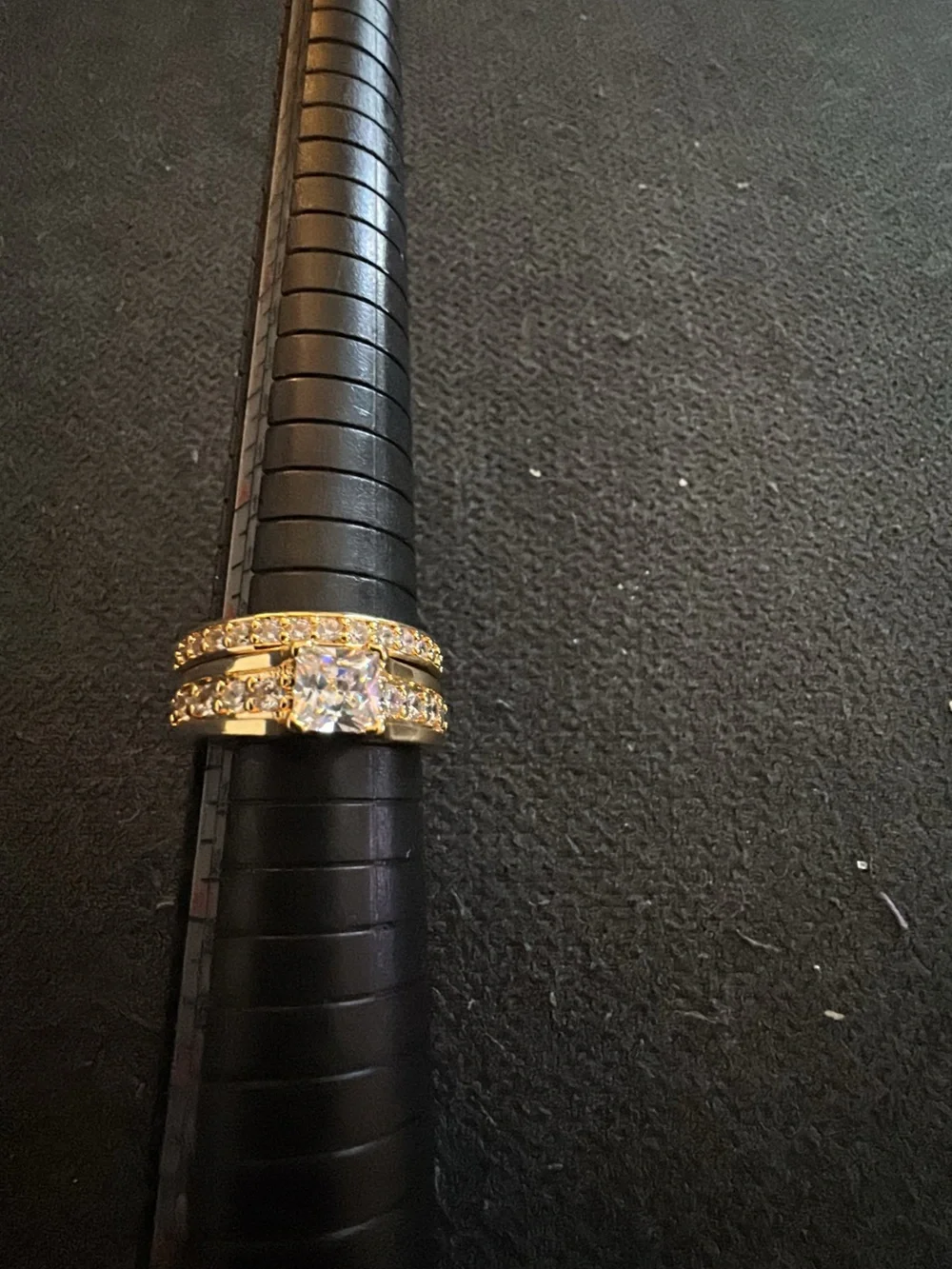 N/A elegant gold